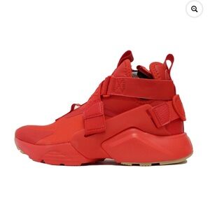 Nike women’s High-Top Sneakers. Use in very good condition.